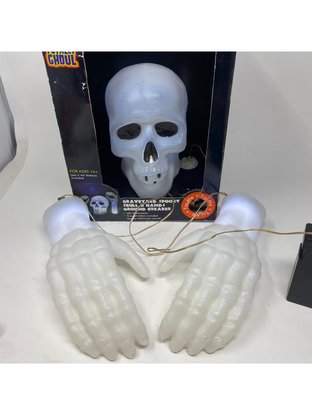 Totally Ghoul Graveyard Spooky Skull & Hands Ground Breaker Halloween Prop LED